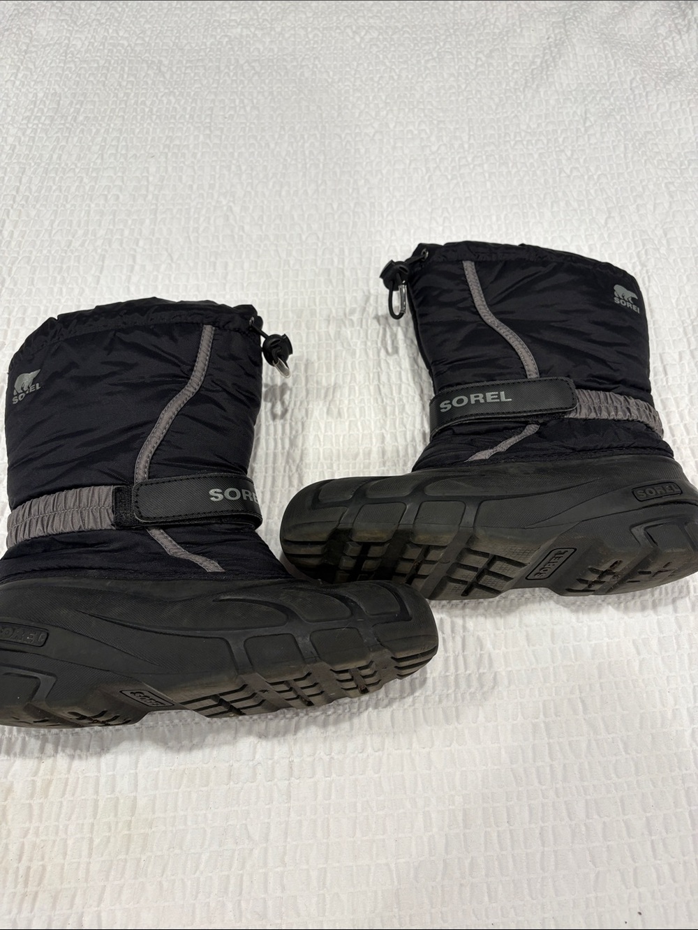 Sorel Kids Black Winter Snow Boots with Gray Trim
Size 5